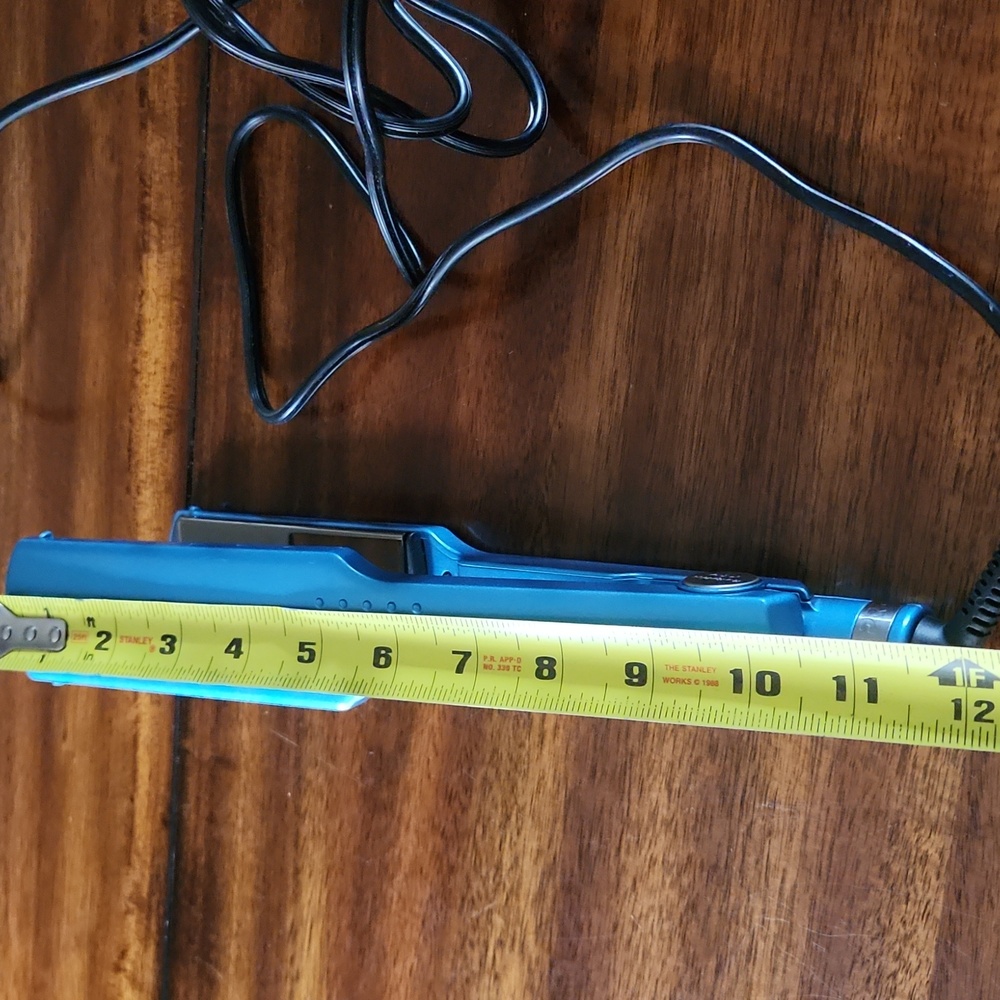 BaByliss Pro Nano Titanium 1 3/4" Ionic Straightener - Picture 13 of 16